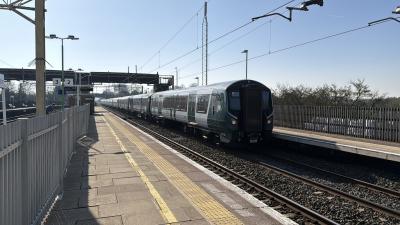 730221 at Cheddington. &copy; Luivery