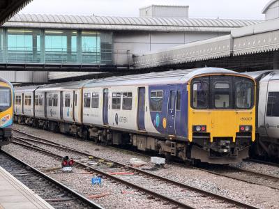 150007 at Sheffield. &copy; Luivery