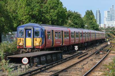 5911 at Clapham Junction. &copy; llamafish