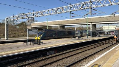390050 at Milton Keynes Central. &copy; Luivery