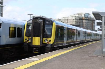 450105 at Basingstoke. &copy; railwork