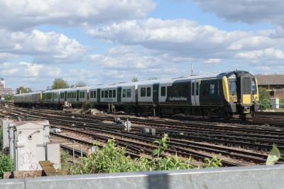 photo of 450091 at Clapham Junction
