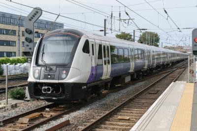 345066 at West Ealing. &copy; llamafish