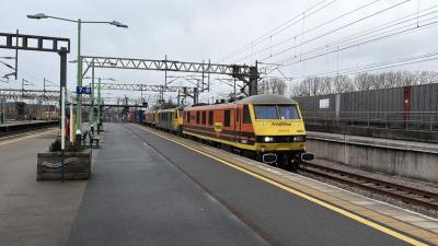 90007 at Nuneaton. &copy; Luivery