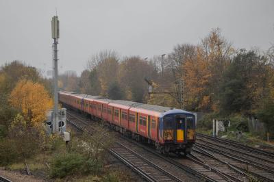 5739,5706,37800 at Wimbledon West Junction. &copy; Zain