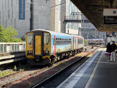 153572 at Cardiff Central. &copy; Luivery
