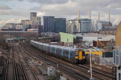 375616 at Wandsworth Road. &copy; Zain