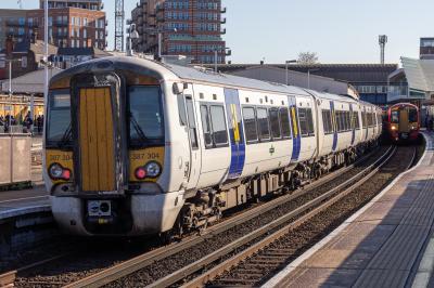 photo of 387304 at Clapham Junction