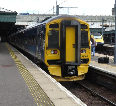 158740 at Edinburgh Waverley. &copy; Geoff