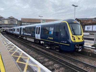 701047 at Clapham Junction. &copy; Pistolpete008