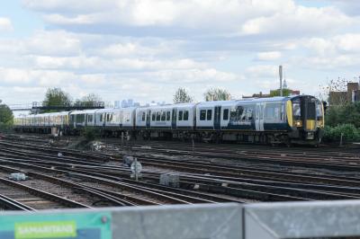 450012 at Clapham Junction. &copy; llamafish