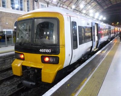 465180 at London Victoria. &copy; BigKev