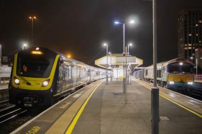 701041,66711 at Clapham Junction. &copy; Zain