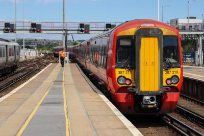 387219 at Brighton (East Sussex). © South Coast Trainspotter