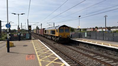 66787 at Newark North Gate. &copy; Luivery