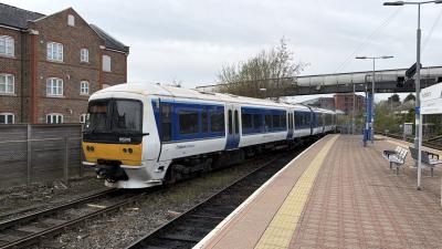165018 at Aylesbury Station Sidings. &copy; Luivery