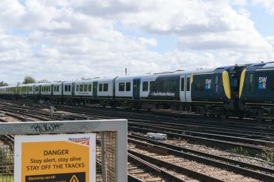 450005 at Clapham Junction. &copy; llamafish
