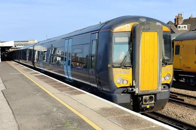 375903 at Tonbridge. &copy; Geoff