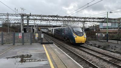 390013 at Nuneaton. &copy; Luivery
