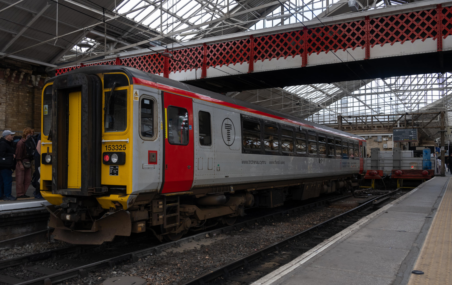 Photo Of 153325 At Crewe Trainlogger