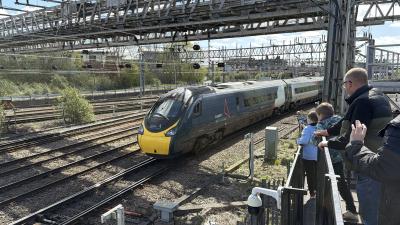 390154 at Crewe. &copy; Luivery