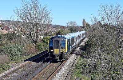 photo of 450085 at Portchester