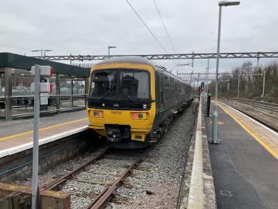 165130 at Swindon. &copy; Pistolpete008