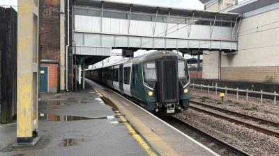 730228 at Nuneaton. &copy; Luivery