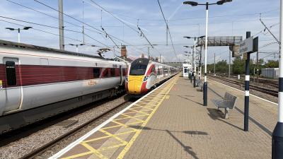 800202 at Newark North Gate. &copy; Luivery