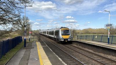168215 at Kings Sutton. &copy; Luivery