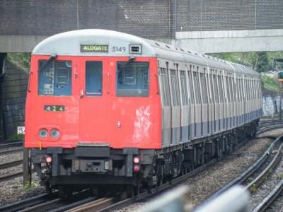 LU5149 at Dollis Hill. &copy; llamafish
