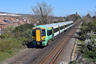 377129 at Portchester. &copy; Bestieboy