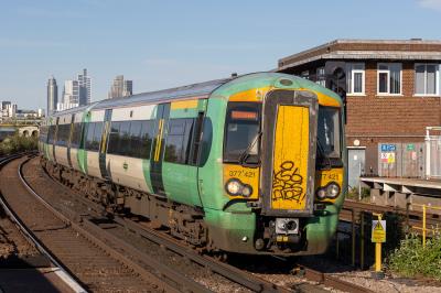photo of 377421 at Clapham Junction