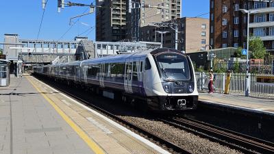 photo of 345064 at Acton Main Line