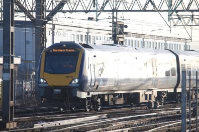 195115 at Manchester Piccadilly. &copy; ConnorsRailPhotography