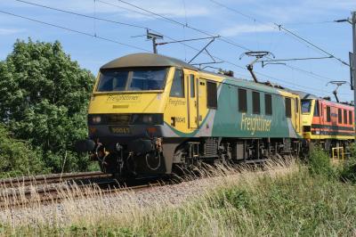 90045 at Kingsthorpe. &copy; llamafish