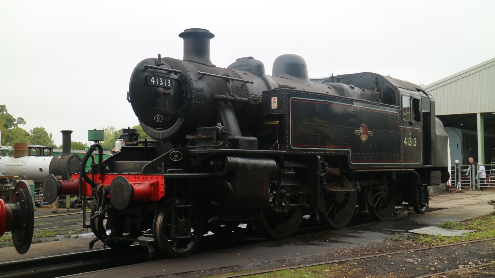 Photo of 41313 steam at Isle of Wight Steam Railway - Havenstreet ...