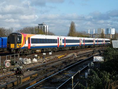 444021 at Clapham Junction. &copy; llamafish