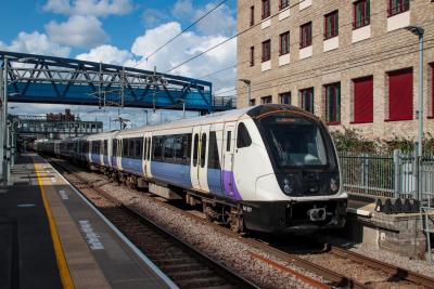 345057 at Southall. &copy; stevexos