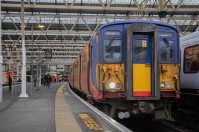 5719 at London Waterloo. &copy; Zain