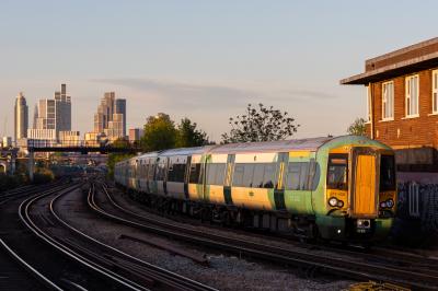 photo of 377466 at Clapham Junction