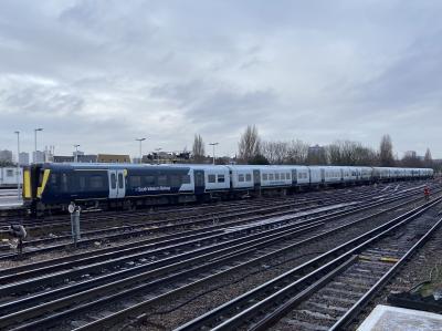 458423 at Clapham Junction. &copy; Pistolpete008