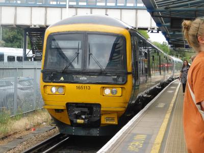 165113 at Guildford. &copy; Trainman5862