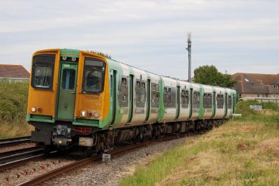 313204 at Barnham. &copy; South Coast Trainspotter