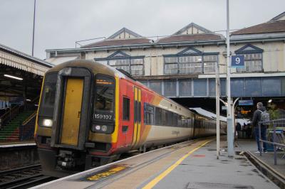 159107 at Clapham Junction. &copy; Zain