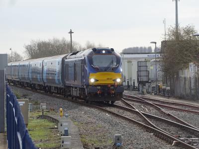 68027 at Banbury. &copy; Western Campaigner
