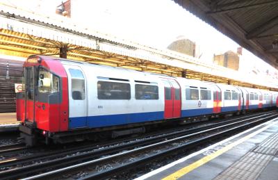 Barons Court (LU) photo