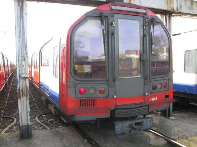 LU91141 at Hainault LU depot. &copy; Byron5574