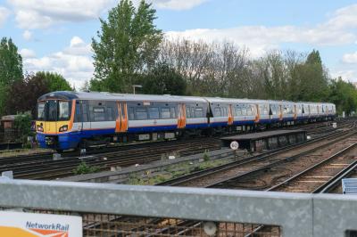 378211 at Clapham Junction. &copy; llamafish