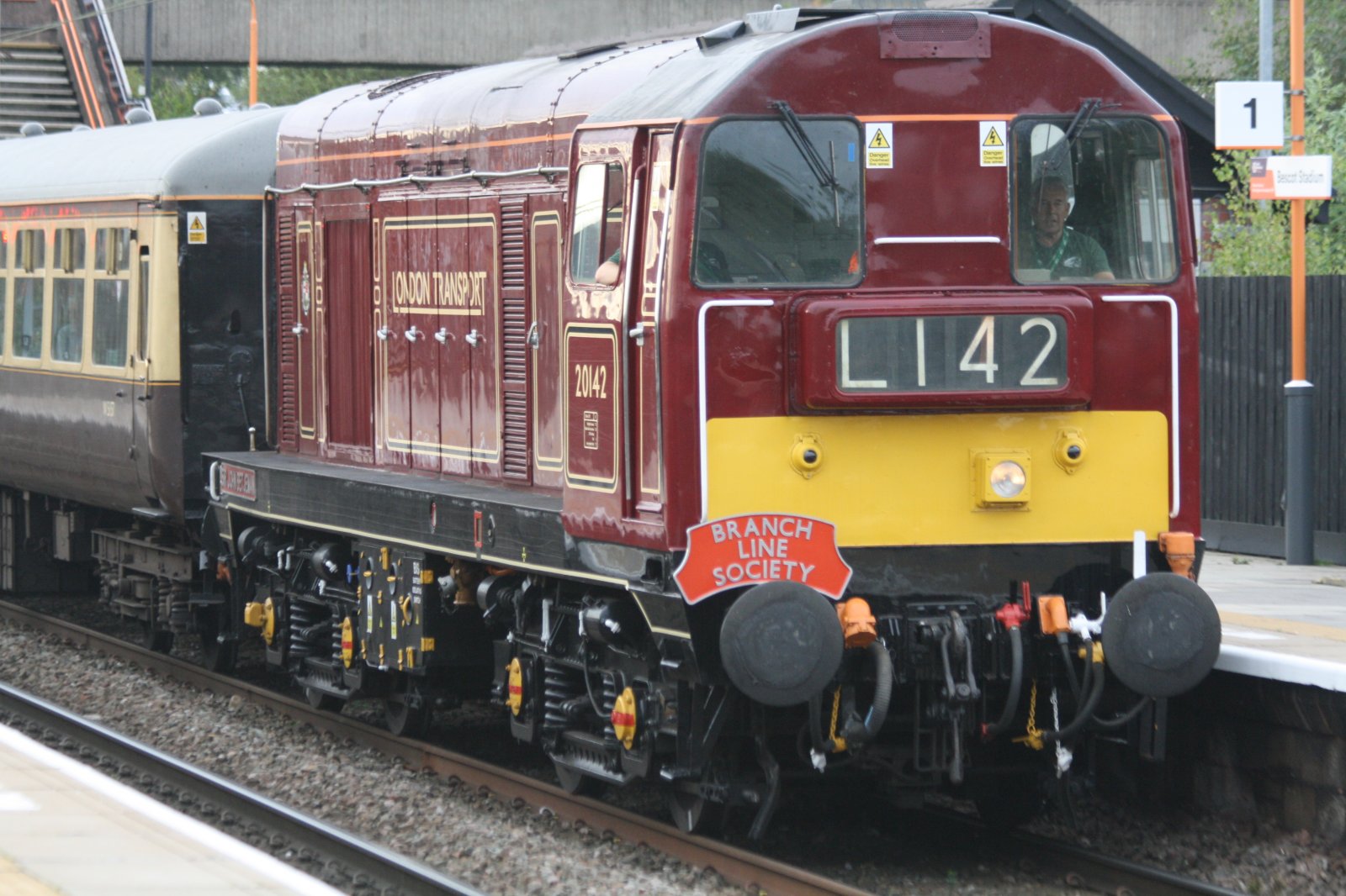 Photo of 20142 at bescot stadium+yard — trainlogger